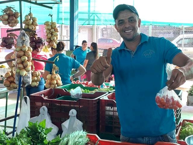 I try to do business with Allan Shopping at the Puriscal Farmers Market